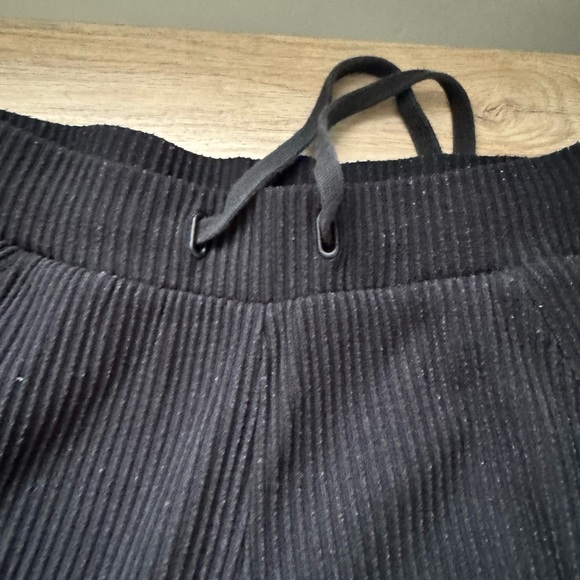 ALO SWEATPANTS - Picture 3 of 6